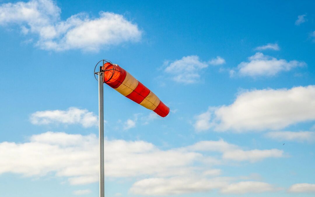 Alerta por vientos extremos causa accidentes en ESTAS zonas